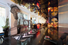 Adelphi Hotel, Melbourne